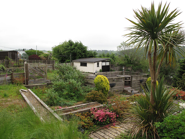 21748365789_0868a18917_z