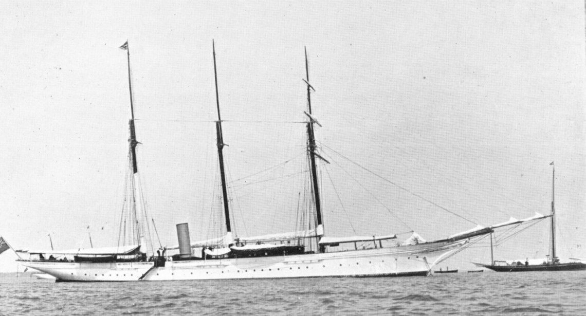 la-belle-sauvage (1)