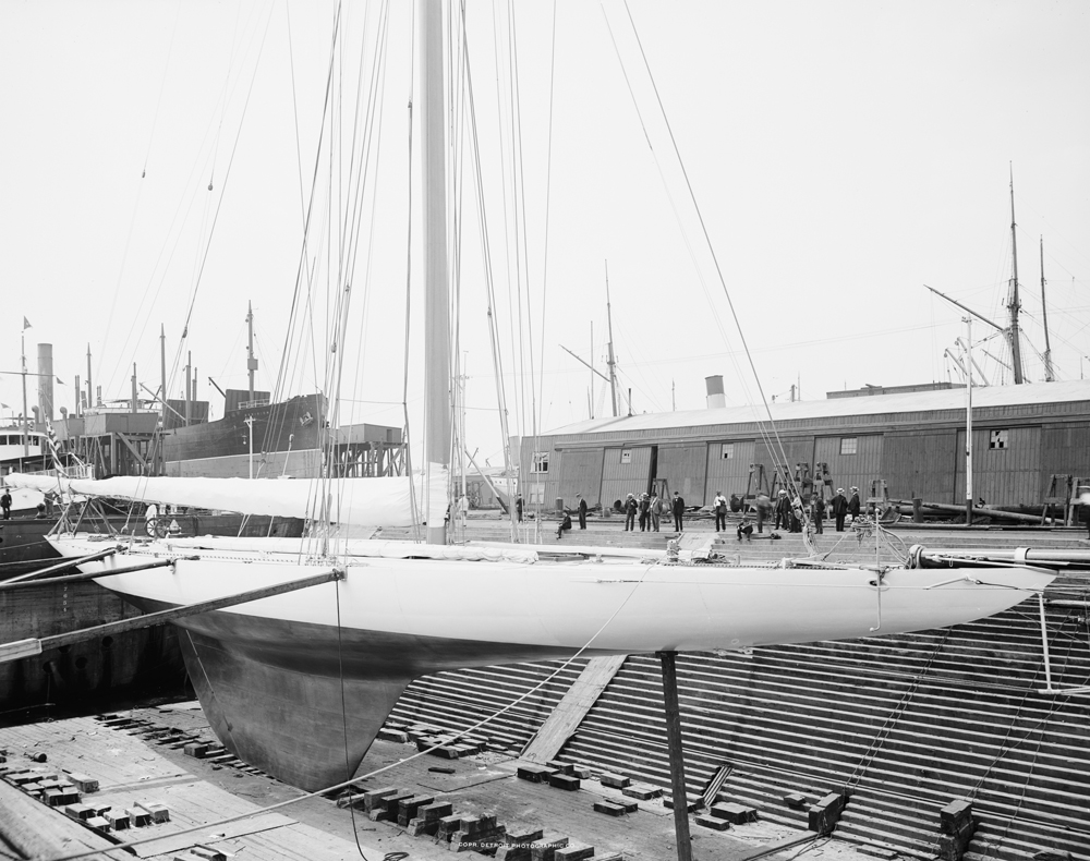 yacht_reliance_in_drydock